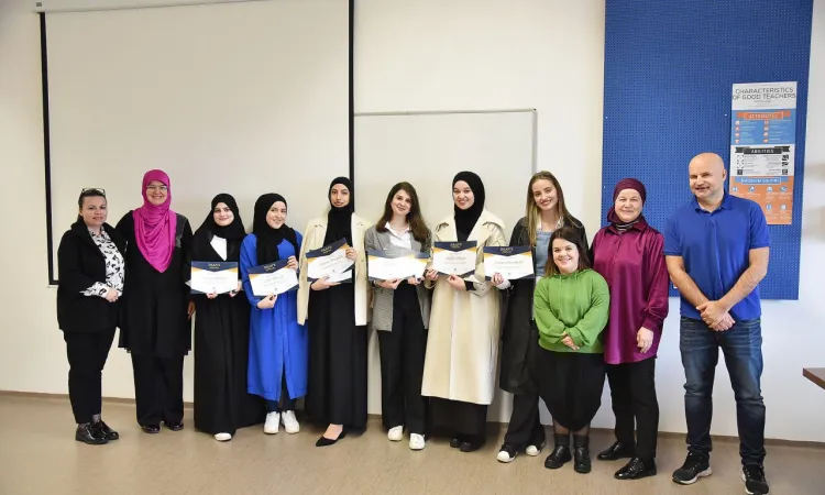 FEDU Dekanın Onur Listesi Törenini Düzenliyor