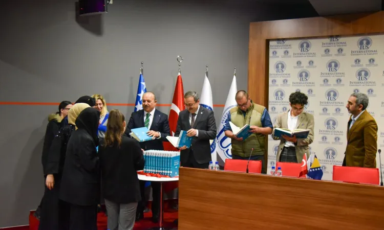 IUS'ta Kitap Tanıtımı: Prof. Dr. Muhittin Şimşek'ten "Türk Edebiyatı İsimler Sözlüğü"