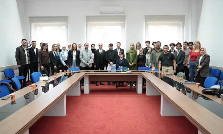 Short Story Writer Ali Işık Speaks at IUS on Literature and Storytelling