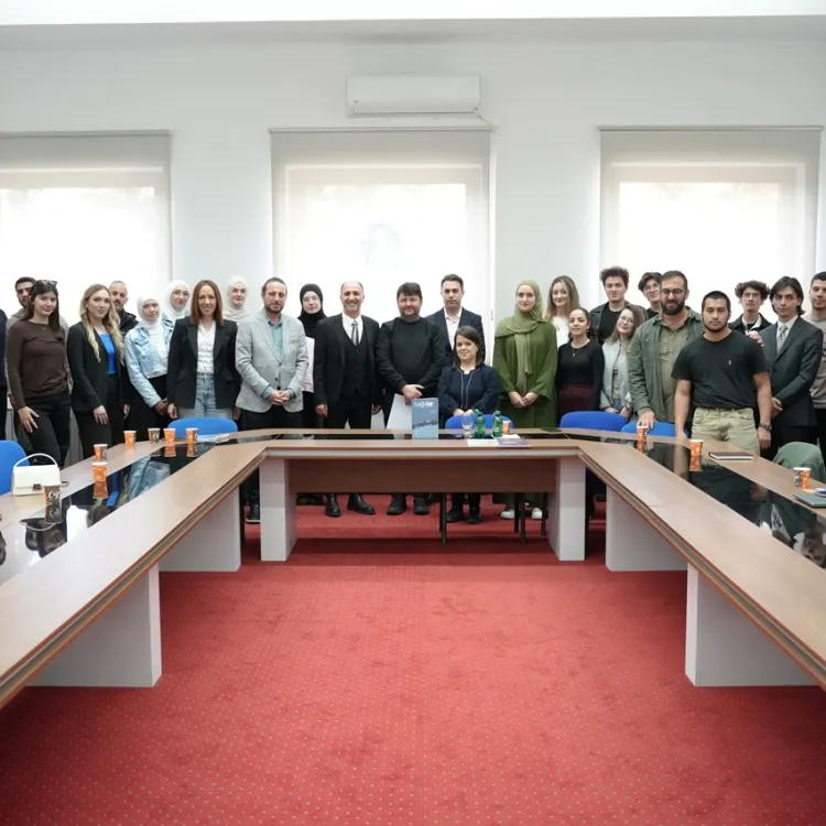 Short Story Writer Ali Işık Speaks at IUS on Literature and Storytelling